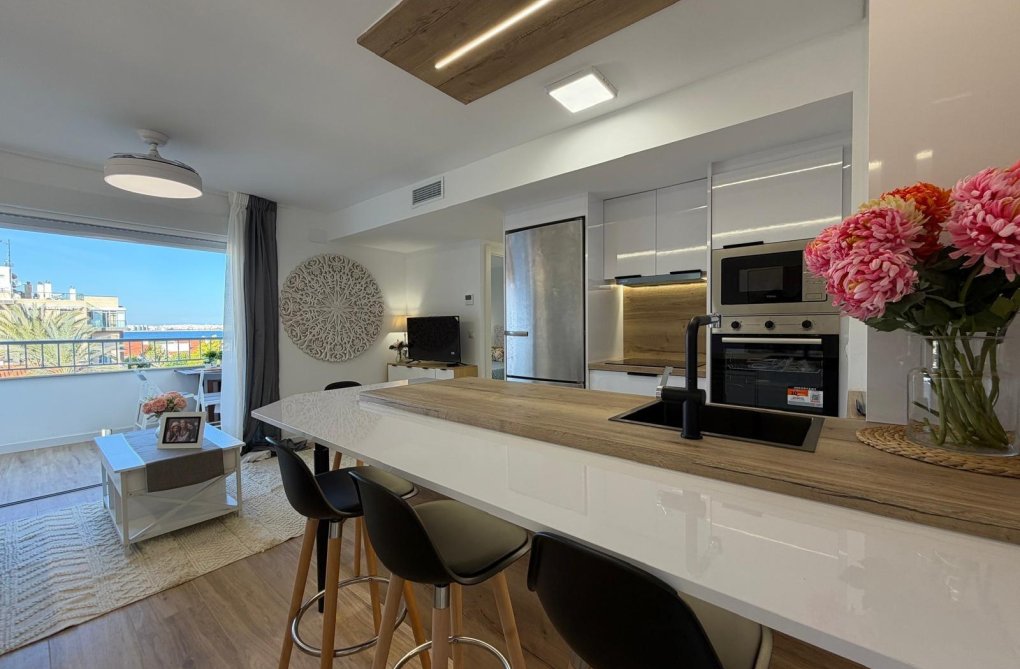 Segunda mano - Apartamento  - Torrevieja - Punta Prima