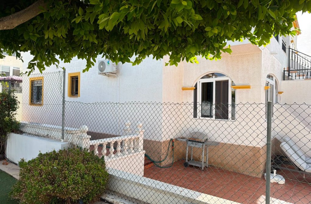 Segunda mano - Apartamento  - Vistabella Golf Entre Naranjos - Inland
