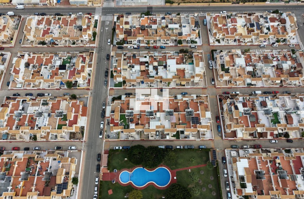 Segunda mano - Bungalow - Torrevieja - El Limonar