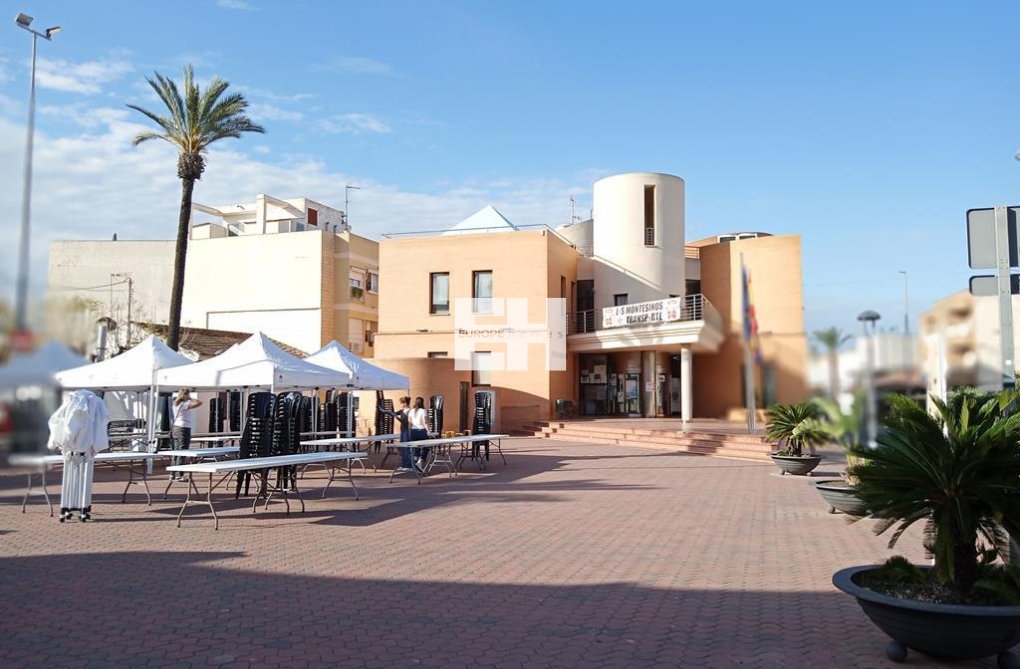 Segunda mano - Semi Detached - Los Montesinos - PUEBLO CENTRO