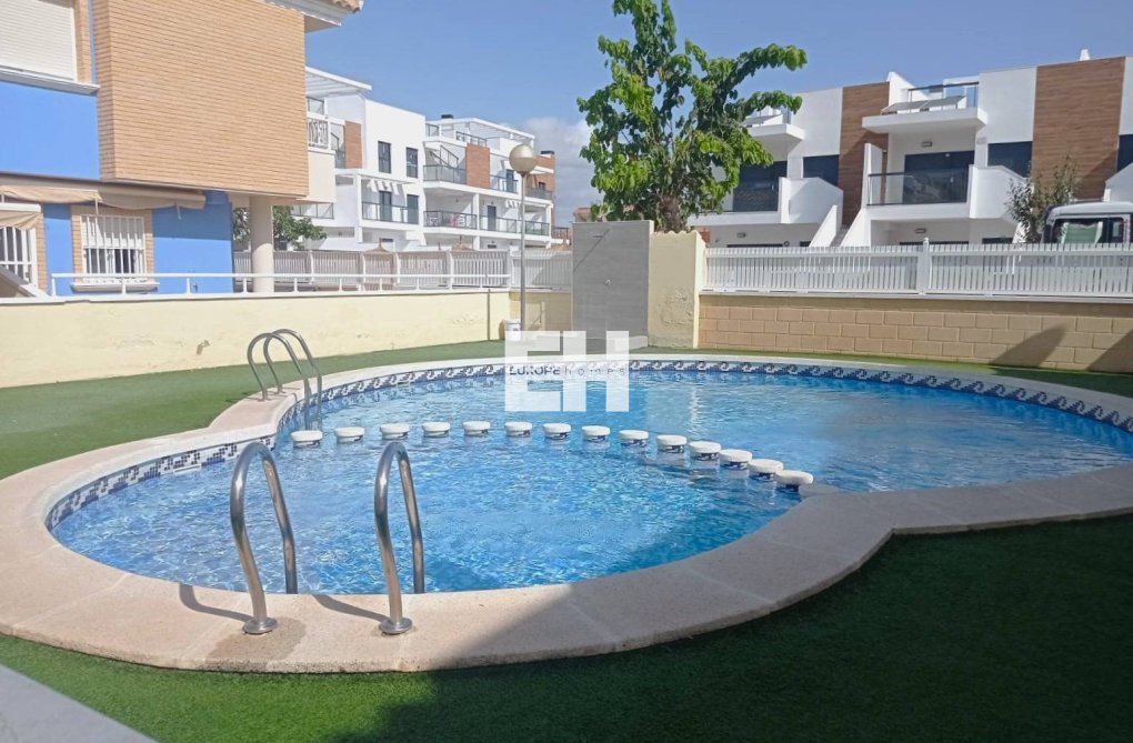 Segunda mano - town house - Pilar de la Horadada