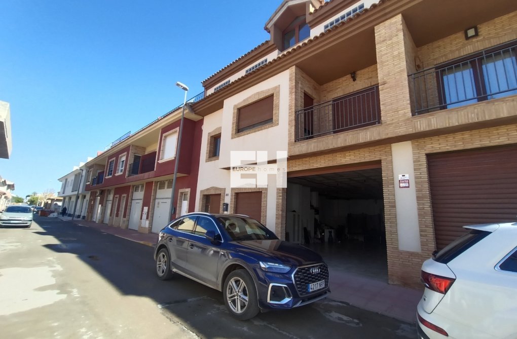 Segunda mano - town house - Roldan - Inland
