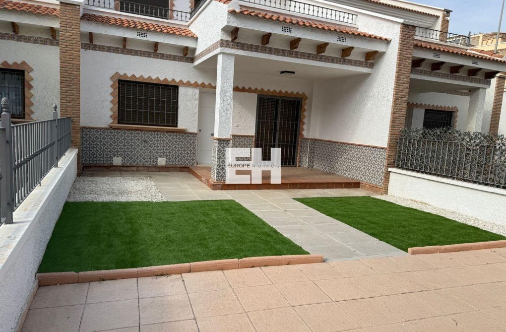 Segunda mano - town house - San Miguel de Salinas - Ciudad De Las Comunicaciones