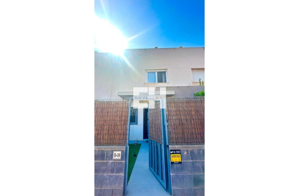 Segunda mano - town house - Torrevieja - Aguas Nuevas