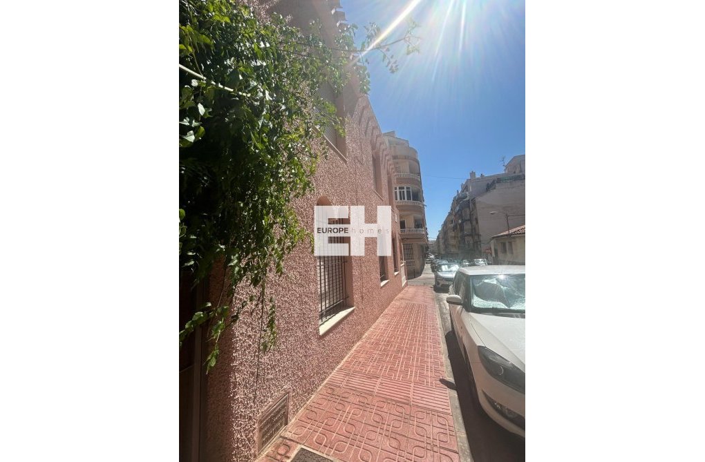 Segunda mano - town house - Torrevieja - Centro