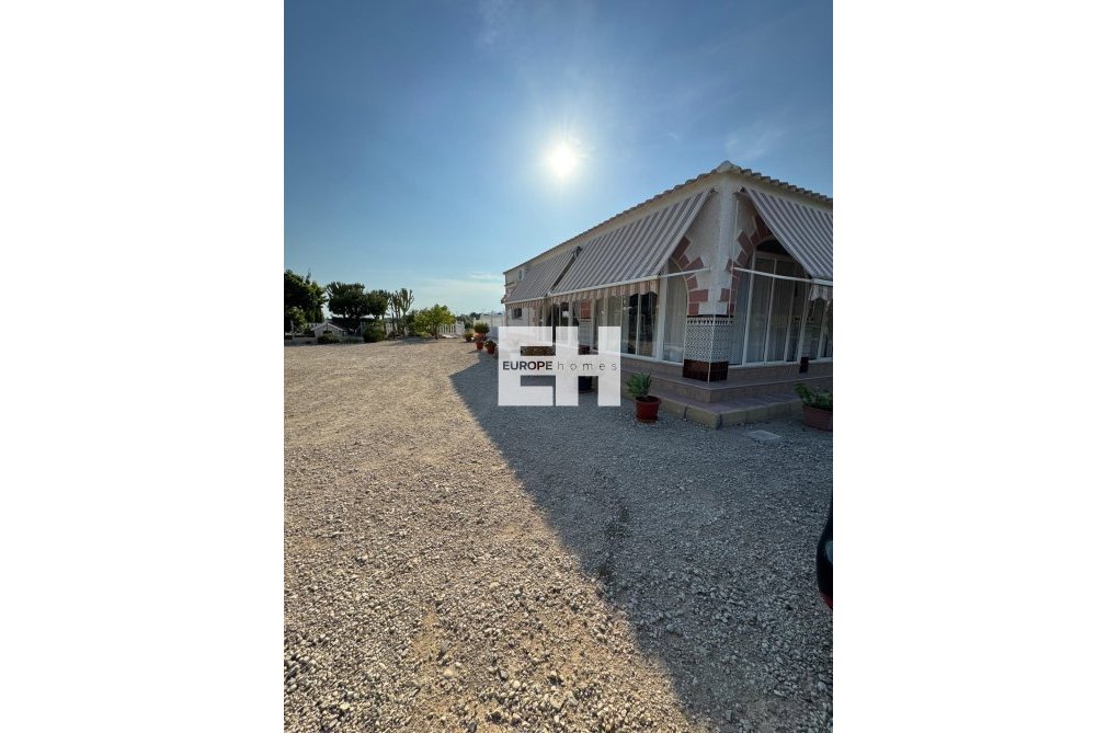 Segunda mano - villa - Albatera - Partida Lomas