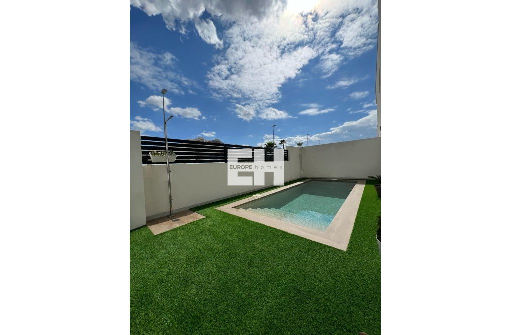 Segunda mano - villa - Benijofar