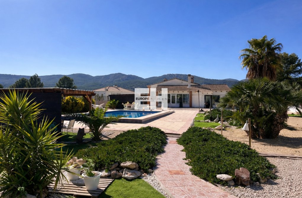 Segunda mano - villa - Castalla - Costa Blanca