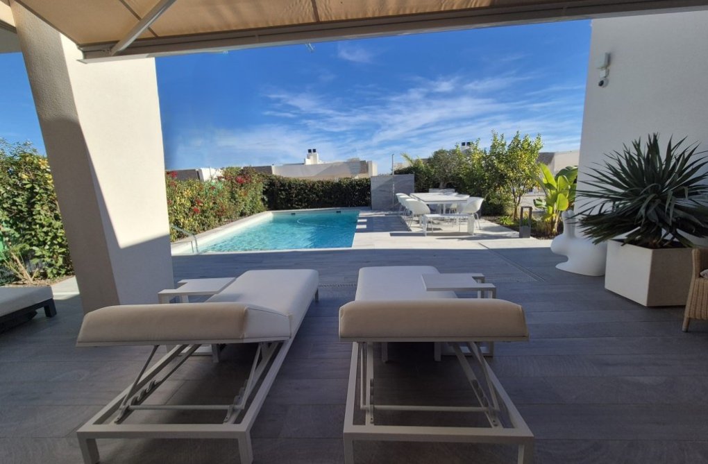 Segunda mano - villa - La Finca Golf Resort - Inland