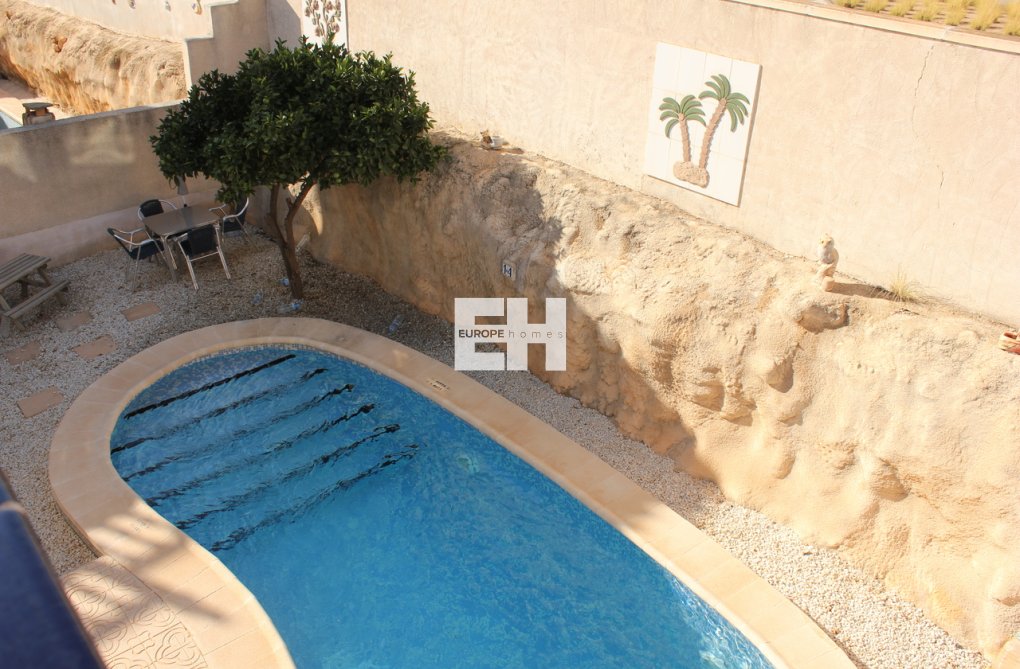 Segunda mano - villa - La Zenia - Costa Blanca