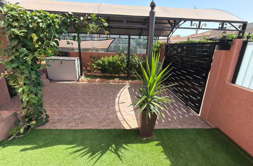 Segunda mano - villa - Los Montesinos - Costa Blanca
