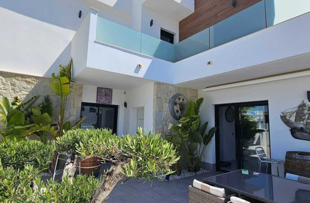 Segunda mano - villa - Los Montesinos - Costa Blanca