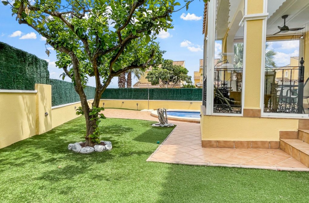 Segunda mano - villa - Orihuela Costa - Costa Blanca