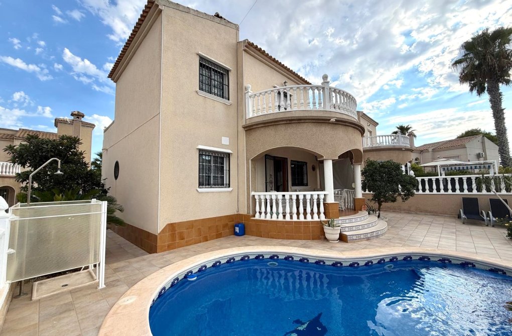 Segunda mano - villa - Orihuela Costa - Costa Blanca