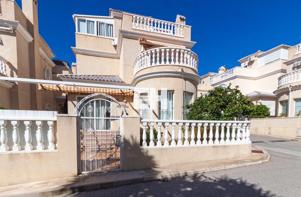 Segunda mano - villa - Orihuela Costa - Los Almendros-la Florida