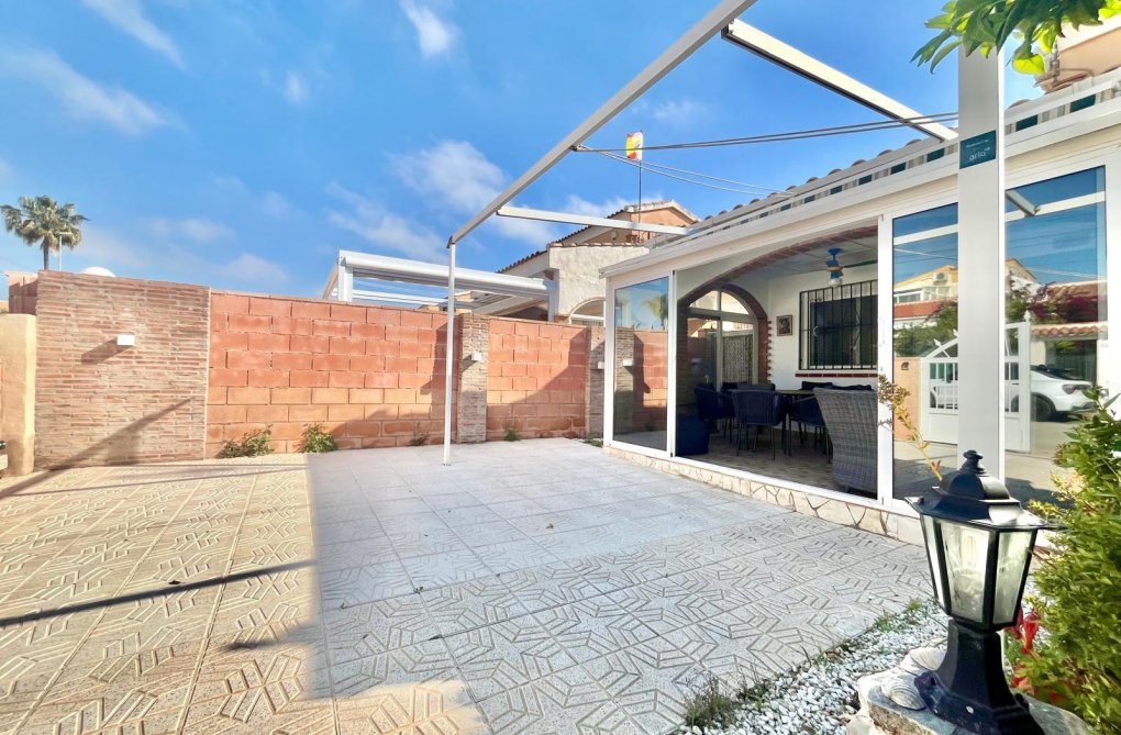Segunda mano - villa - Orihuela Costa - Los Almendros-la Florida