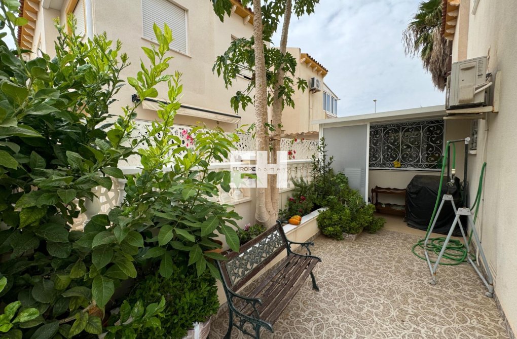 Segunda mano - villa - Orihuela Costa - Los Dolses