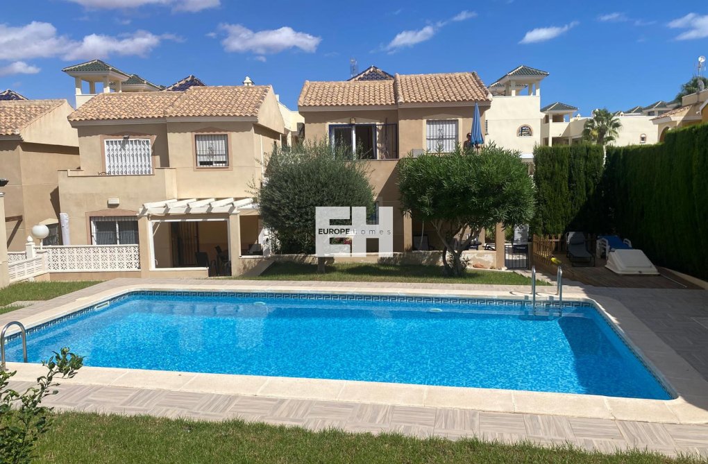 Segunda mano - villa - Orihuela - Inland