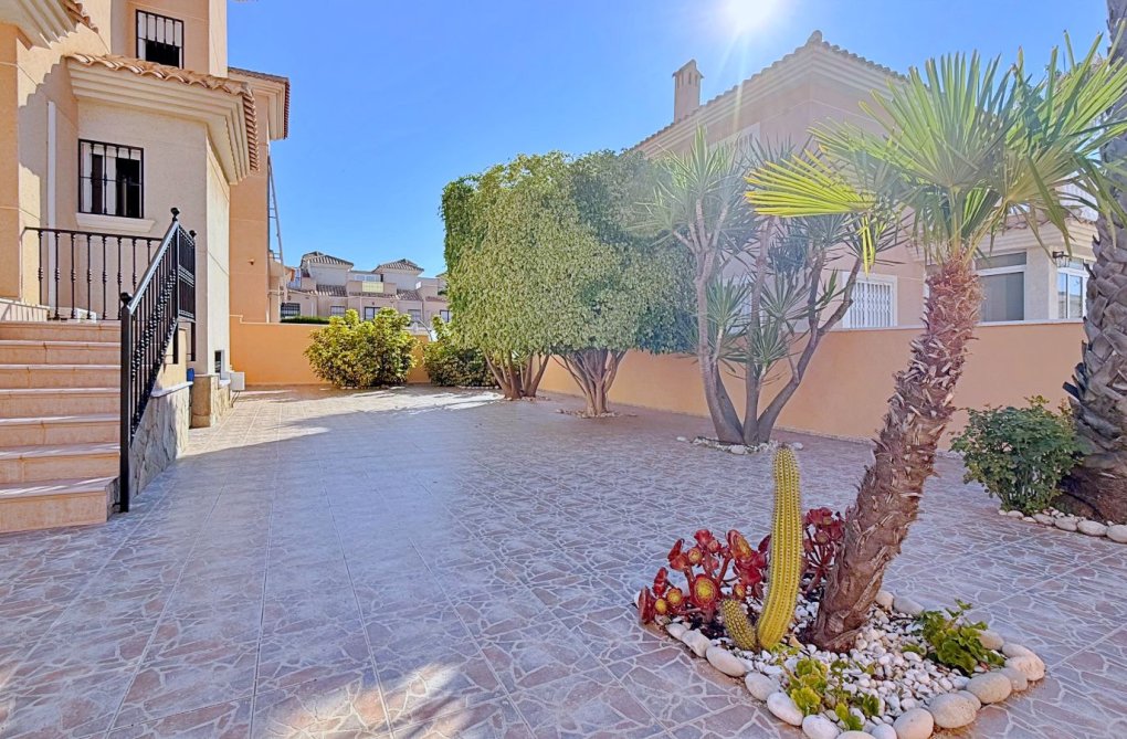 Segunda mano - villa - Orihuela - Inland