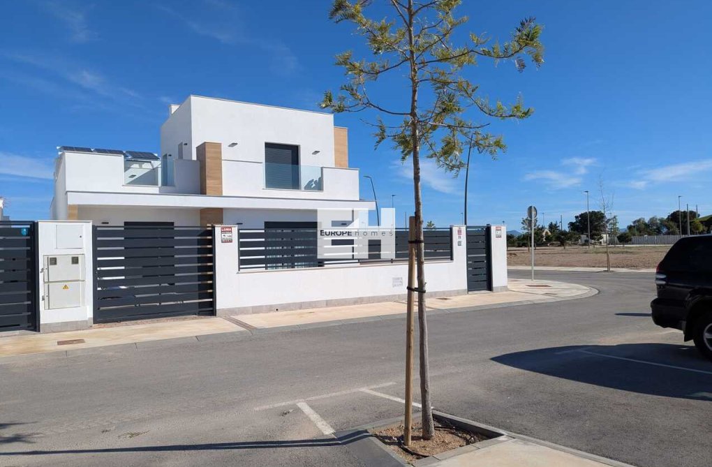 Segunda mano - villa - Roldan - Inland