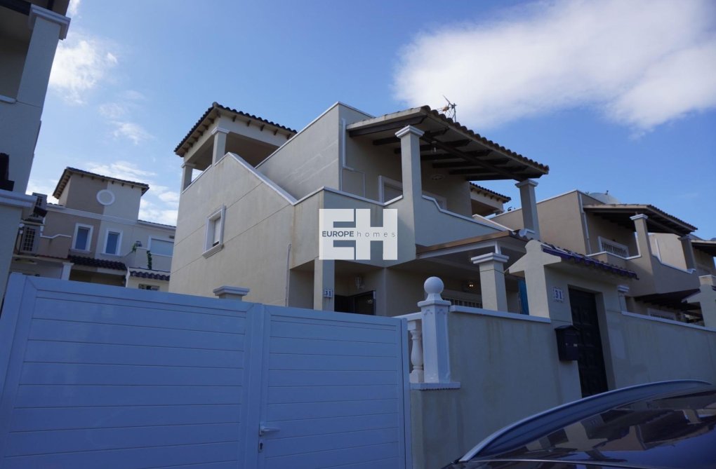 Segunda mano - villa - San Miguel de Salinas