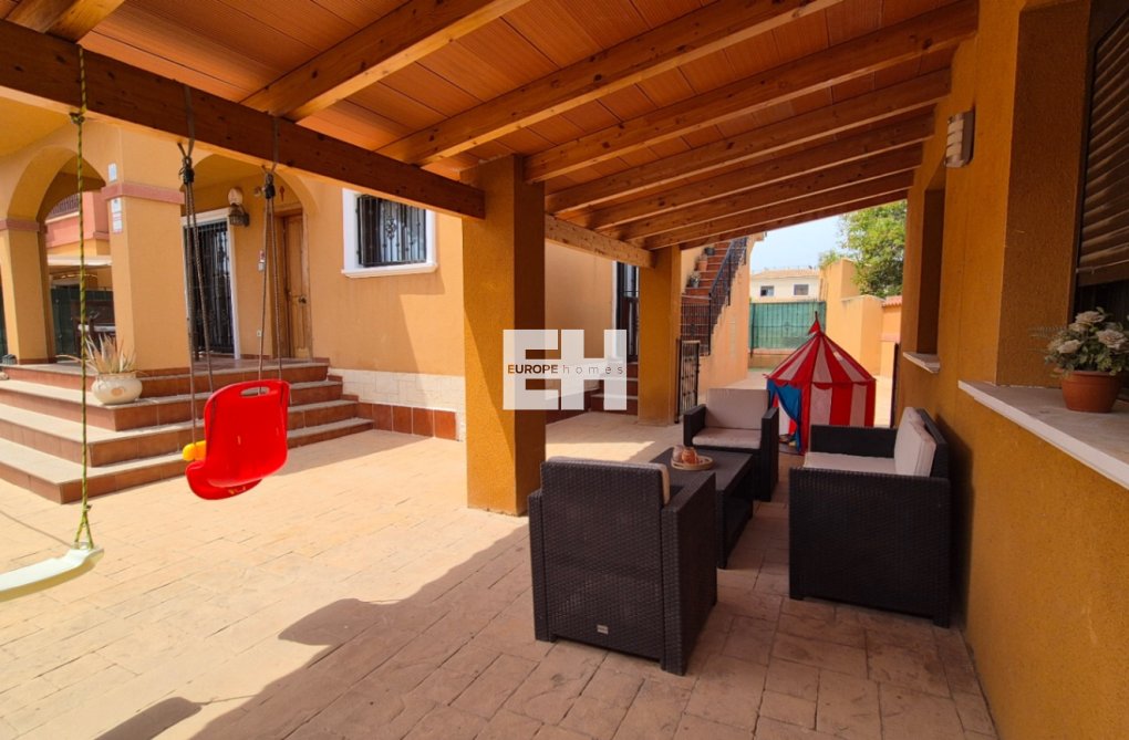 Segunda mano - villa - Torrevieja - Costa Blanca