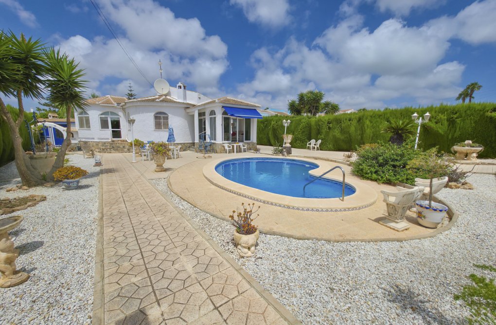 Segunda mano - villa - Torrevieja - Costa Blanca