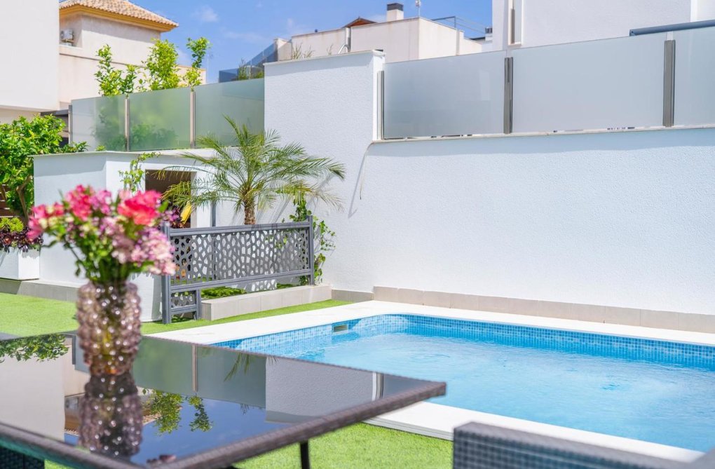 Segunda mano - villa - Torrevieja - Costa Blanca