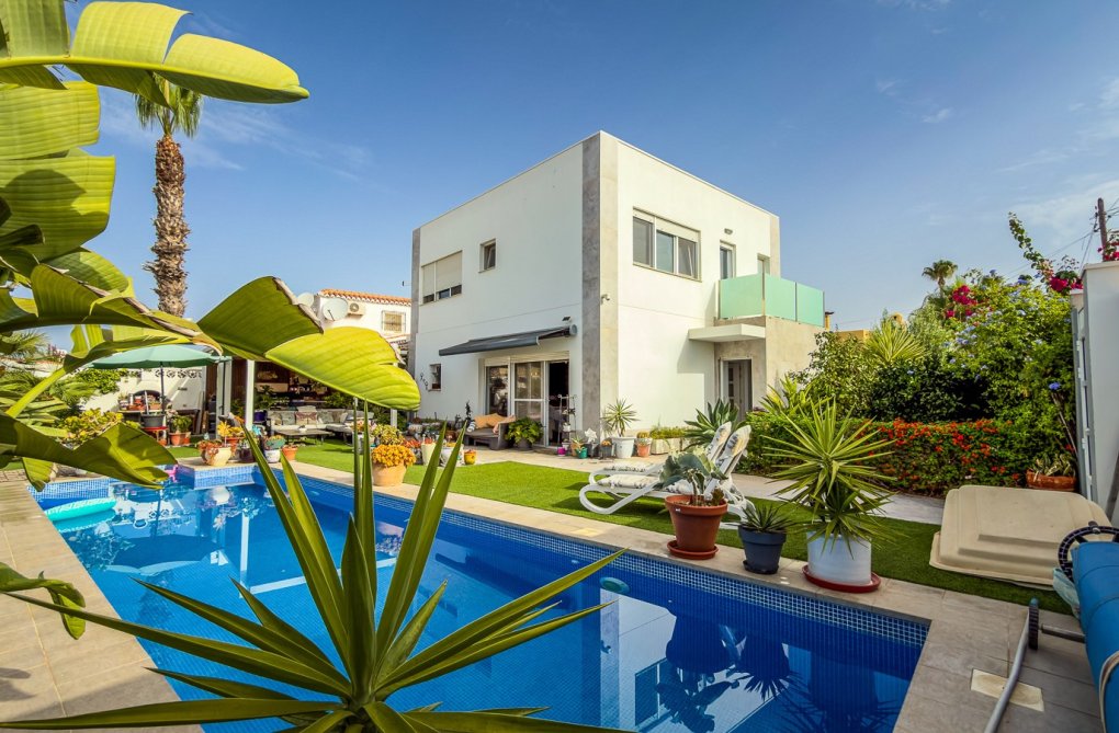 Segunda mano - villa - Torrevieja - Costa Blanca