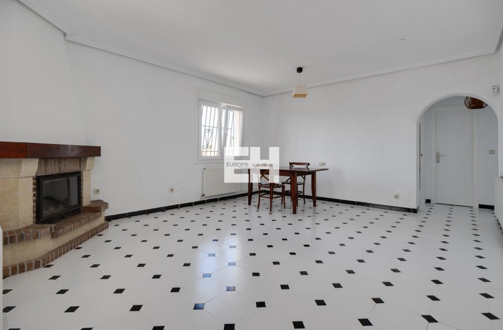 Segunda mano - villa - Torrevieja - La Siesta - El Salado - Torreta