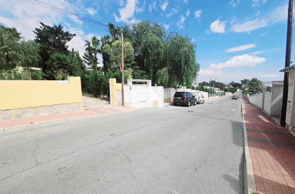 Segunda mano - villa - Torrevieja - Los Balcones - Los Altos Del Edén