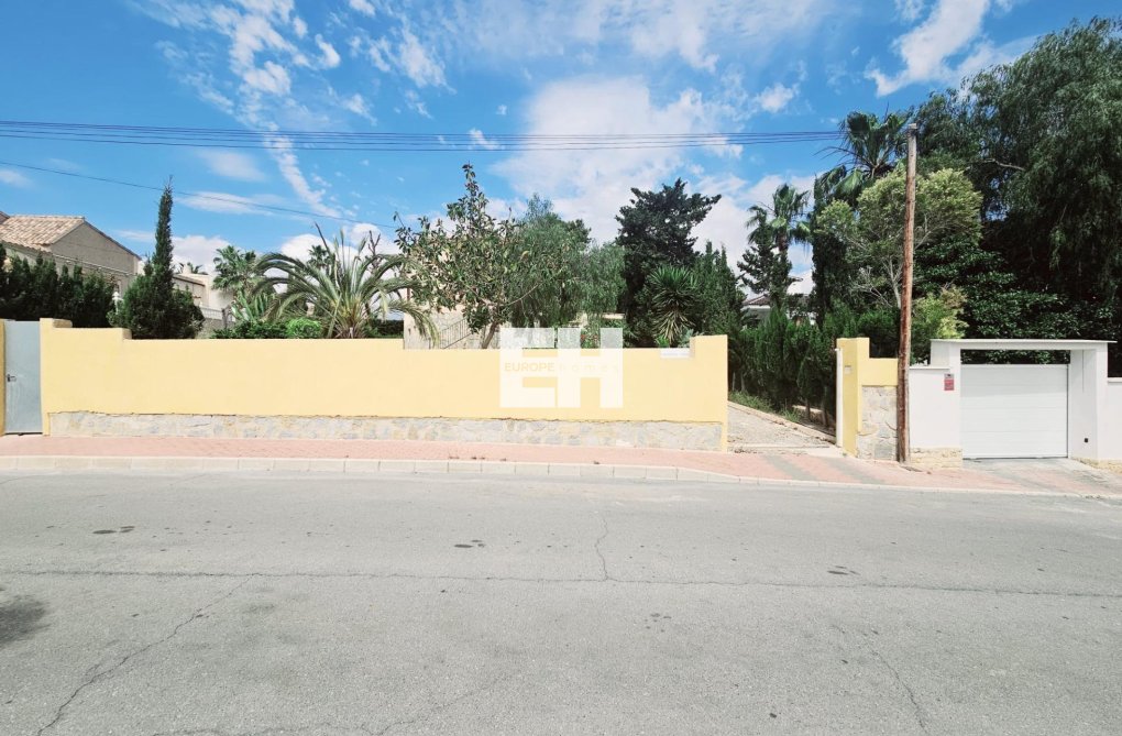 Segunda mano - villa - Torrevieja - Los Balcones - Los Altos Del Edén