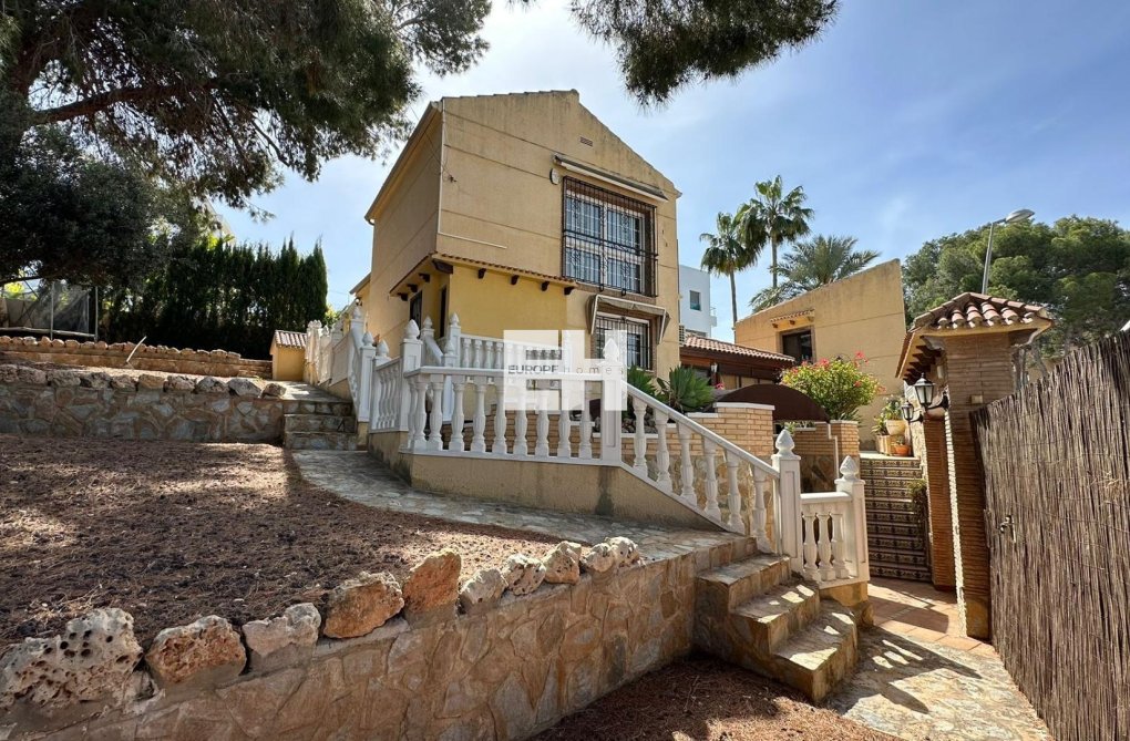 Segunda mano - villa - Torrevieja - Los Balcones - Los Altos Del Edén