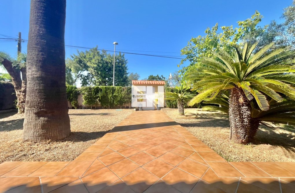 Segunda mano - villa - Torrevieja - Los Balcones - Los Altos Del Edén