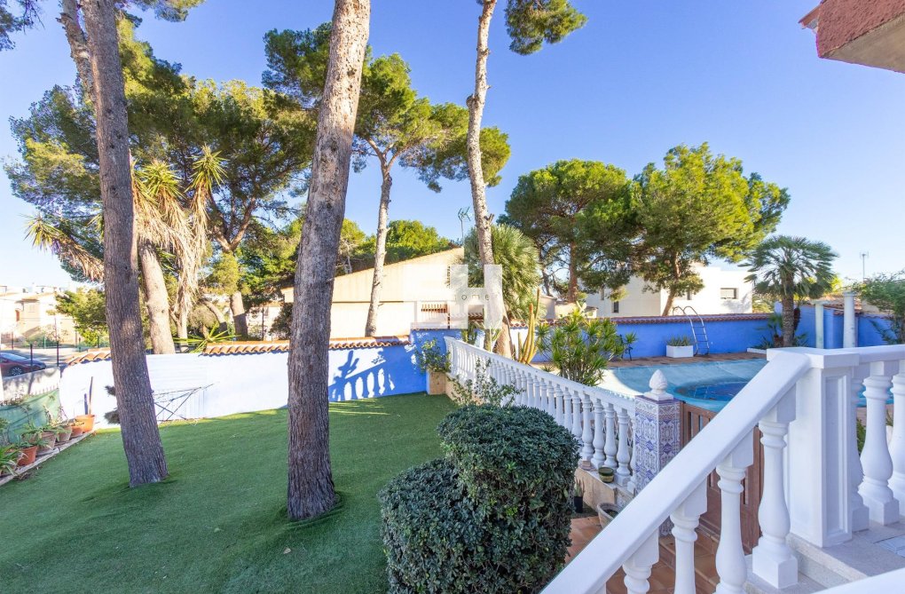 Segunda mano - villa - Torrevieja - Los Balcones 