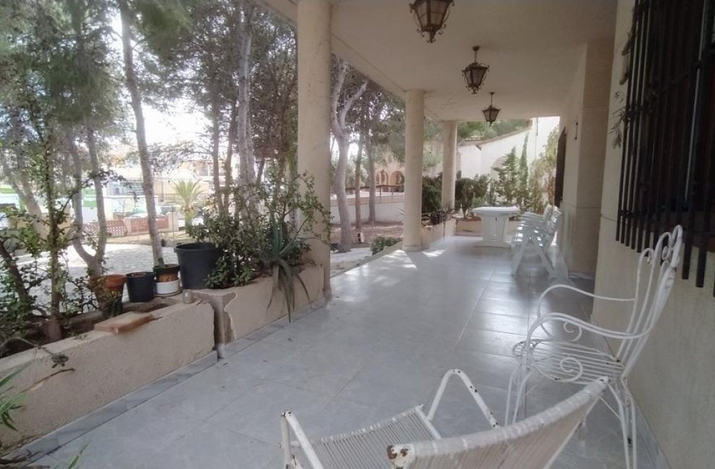 Segunda mano - villa - Torrevieja - Los Balcones 
