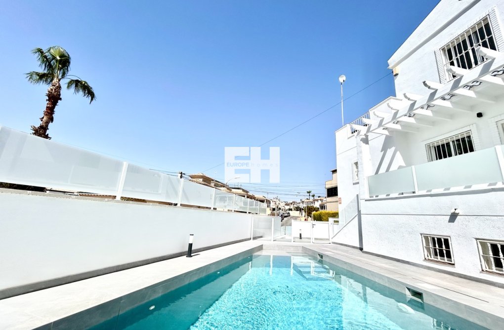 Segunda mano - villa - Villamartin - Costa Blanca