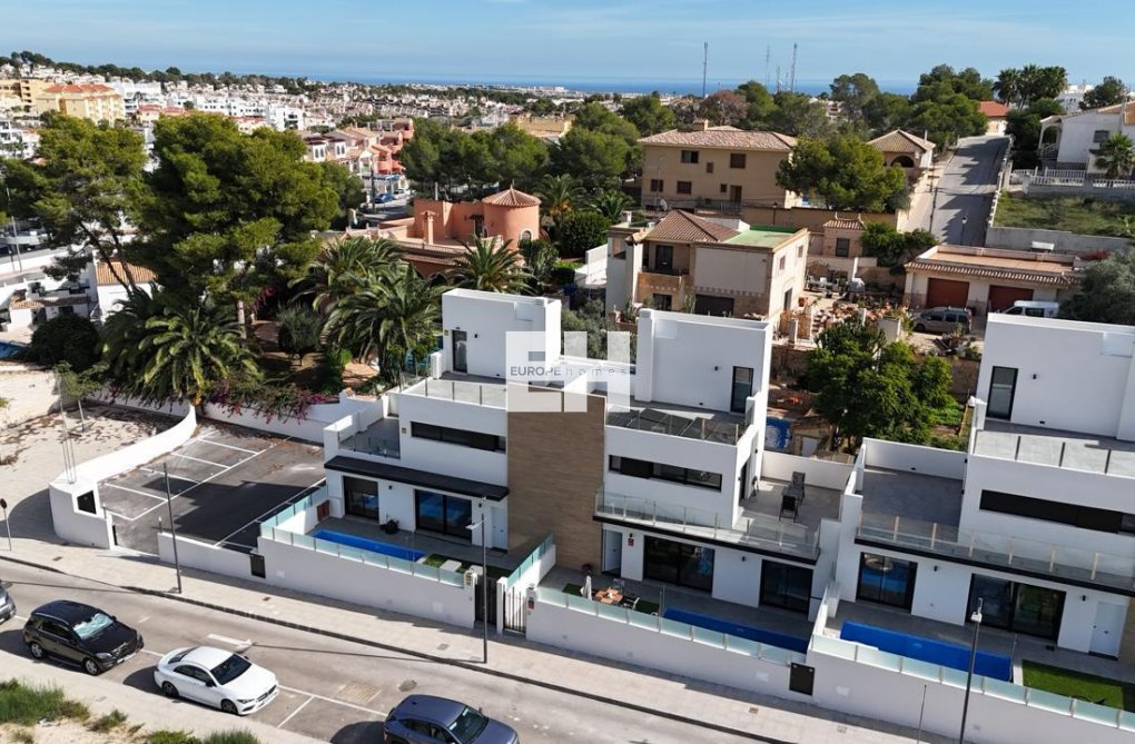 Segunda mano - villa - Villamartin - Costa Blanca