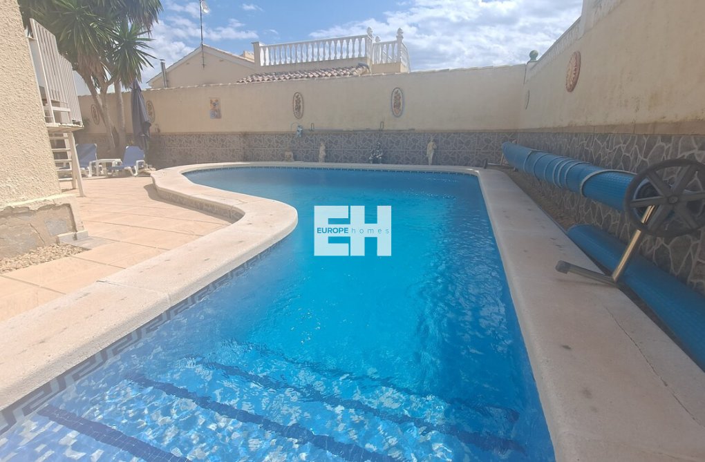 Segunda mano - villa - Villamartin - Costa Blanca
