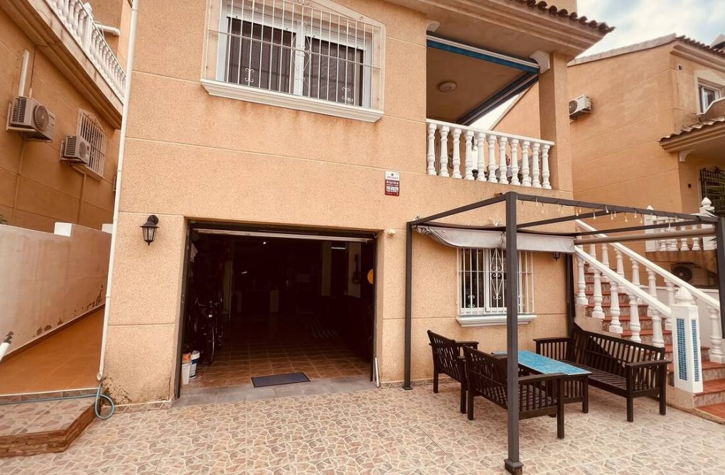 Segunda mano - villa - Villamartin - Costa Blanca