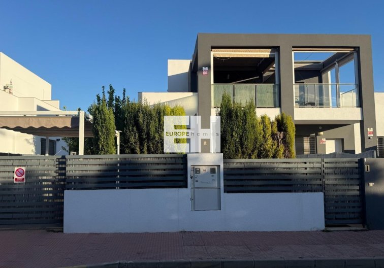 town house - Herverkoop - Torrevieja - Aguas Nuevas