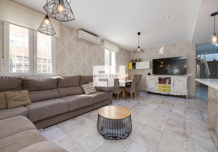 town house - Resale - Torrevieja - Centro