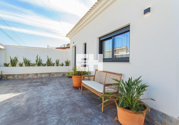 town house - Resale - Torrevieja - La Siesta
