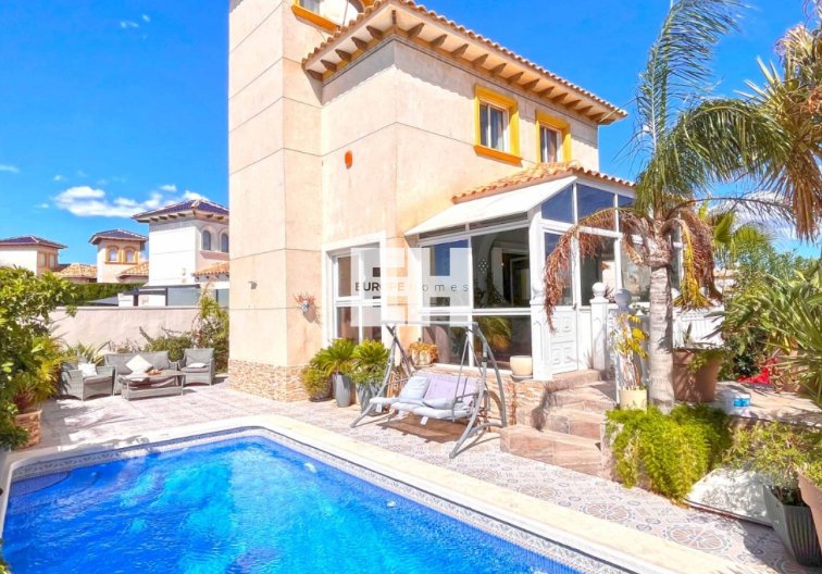 villa - Herverkoop - Orihuela Costa - Costa Blanca
