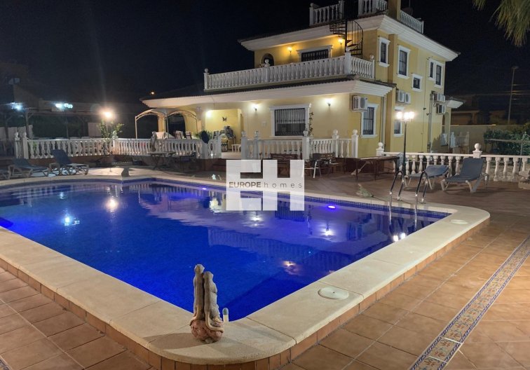 villa - Herverkoop - Torrevieja - Los Balcones - Los Altos Del Edén