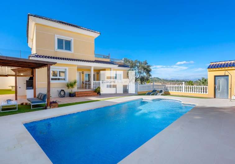 villa - Resale - Ciudad De Las Comunicaciones - Costa Blanca