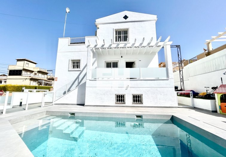 villa - Resale - Villamartin - Costa Blanca