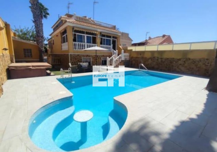 villa - Revente - Torrevieja - Aguas Nuevas
