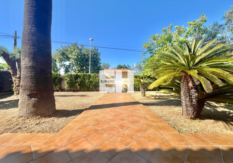 villa - Segunda mano - Torrevieja - Los Balcones - Los Altos Del Edén