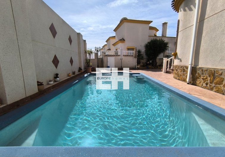 villa - Wiederverkauf - El Raso - Costa Blanca